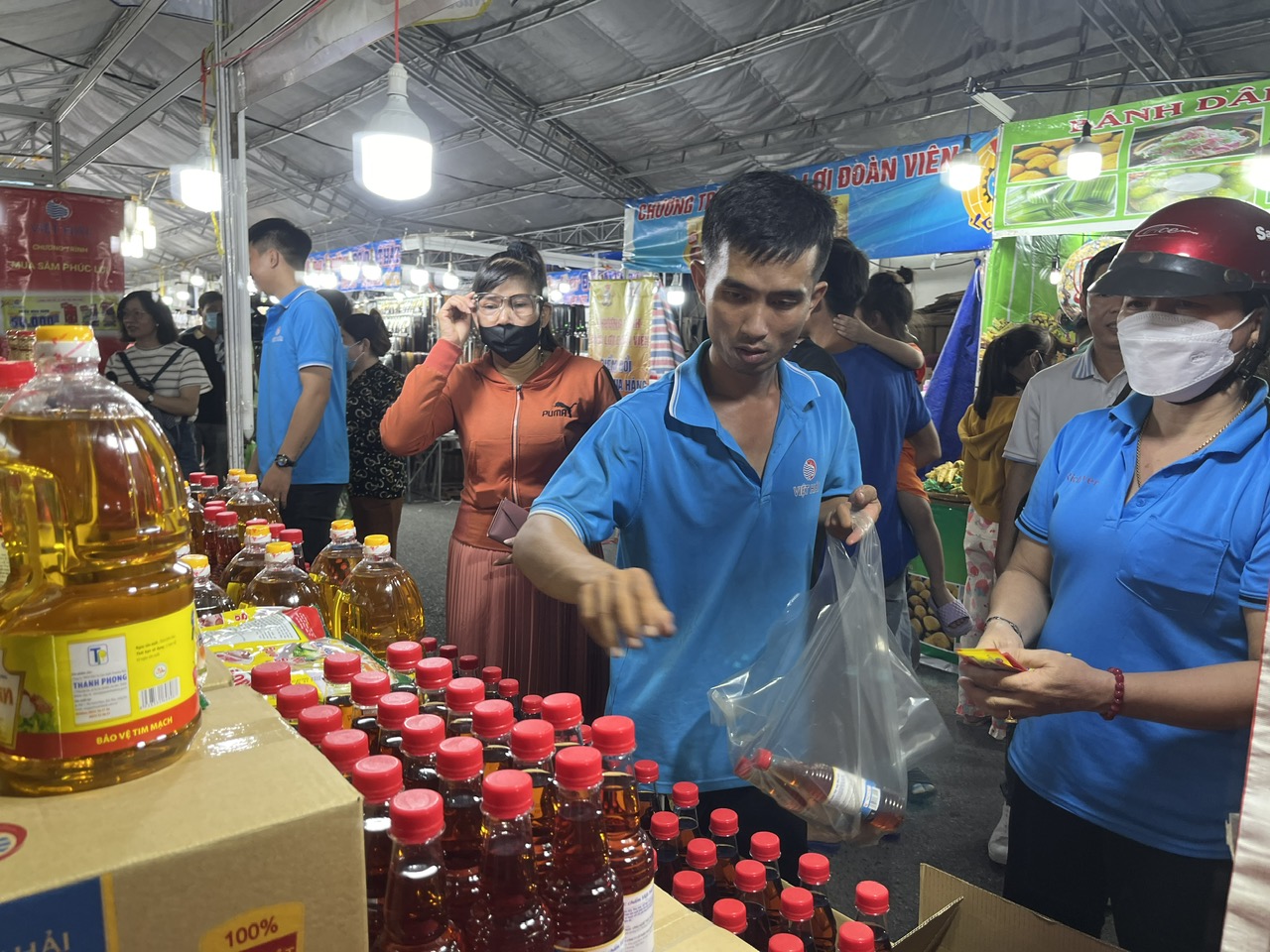C&ocirc;ng nh&acirc;n Khu c&ocirc;ng nghiệp Long Hậu được tặng qu&agrave; Tết sớm- Ảnh 4.