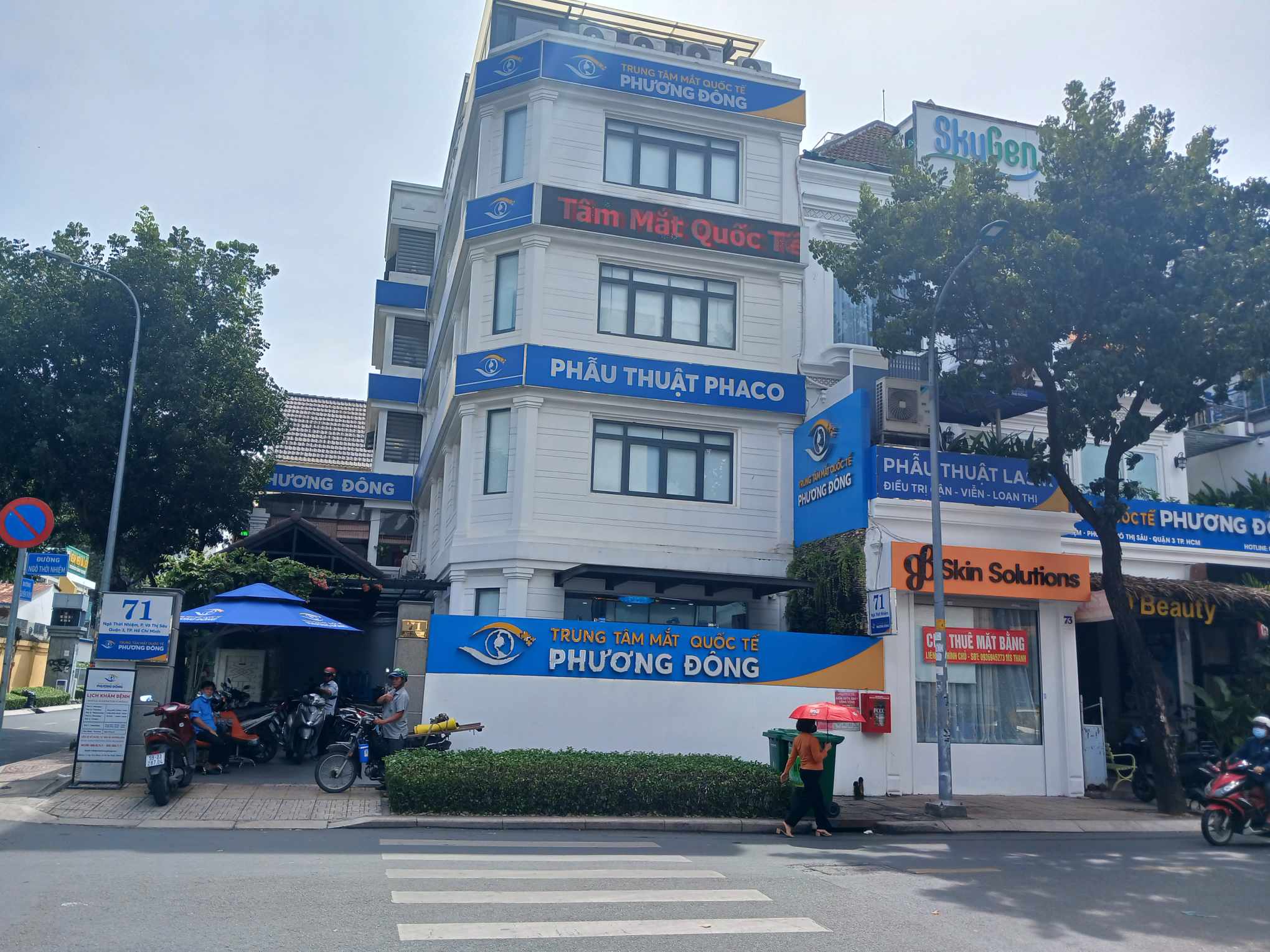 Loạn mổ mắt kỹ thuật cao (*): Gỡ th&ocirc;ng tin, r&uacute;t quảng c&aacute;o!- Ảnh 1.