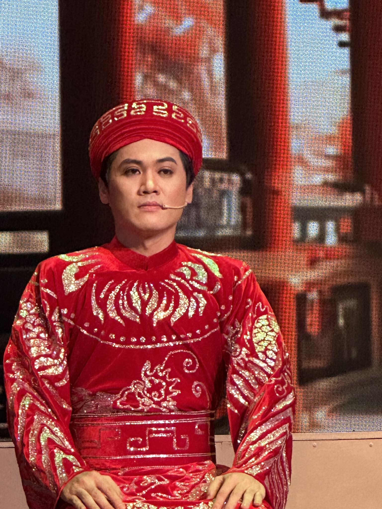 Xem Nguyễn Văn Khởi diễn "B&ecirc;n cầu dệt lụa", kh&aacute;n giả nhớ NSƯT Thanh Sang- Ảnh 3.