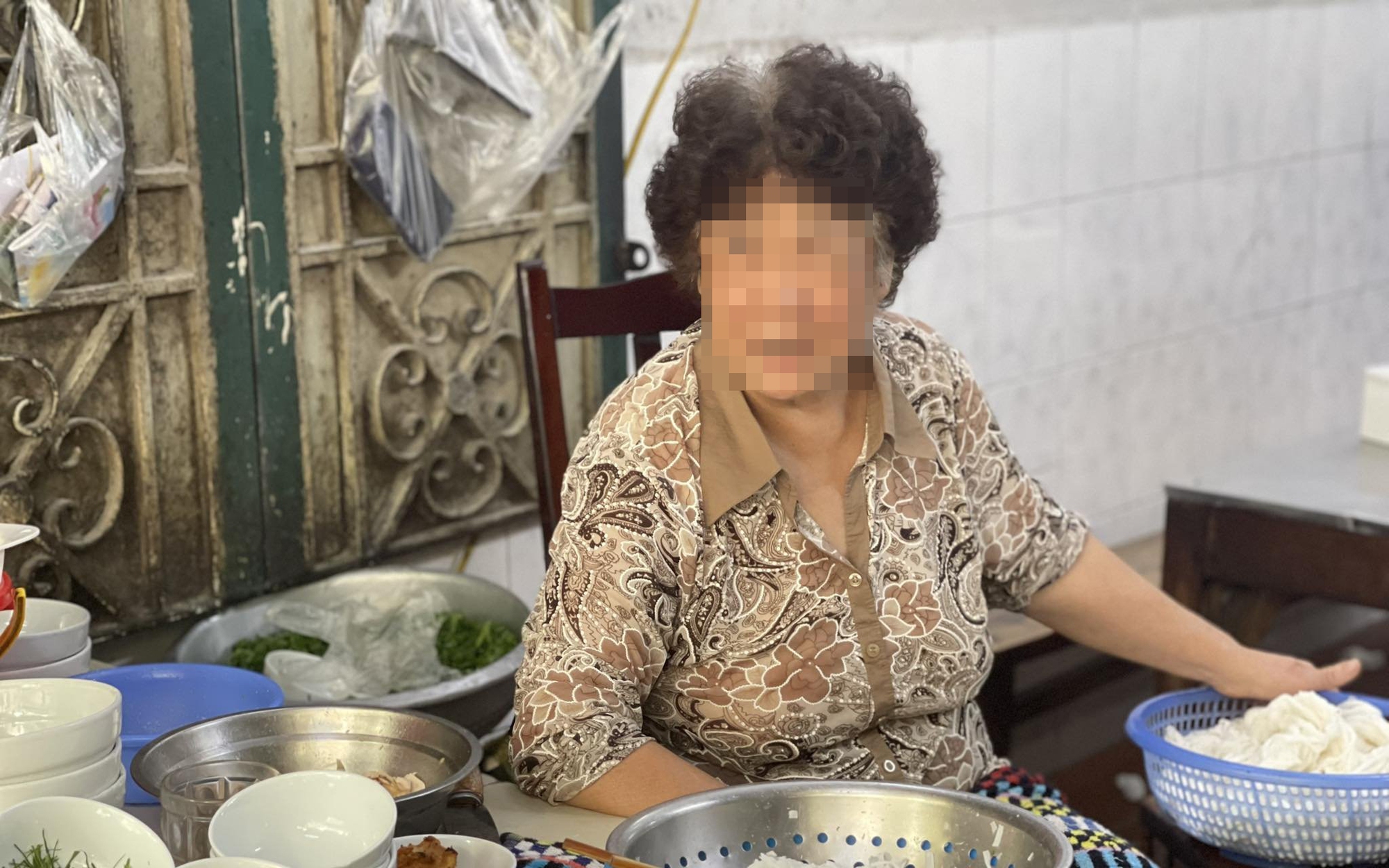 Nam TikToker tố "bị đuổi vì ngồi xe lăn": Xuất hiện clip ở quán phở