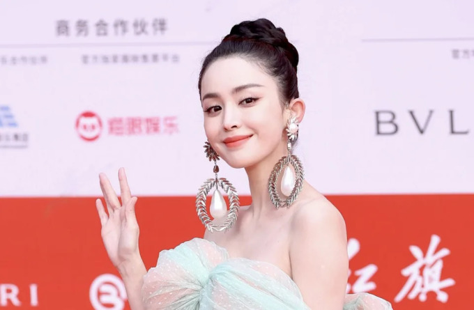 Loạt mỹ nh&acirc;n T&acirc;n Cương khuấy đảo showbiz Trung- Ảnh 12.