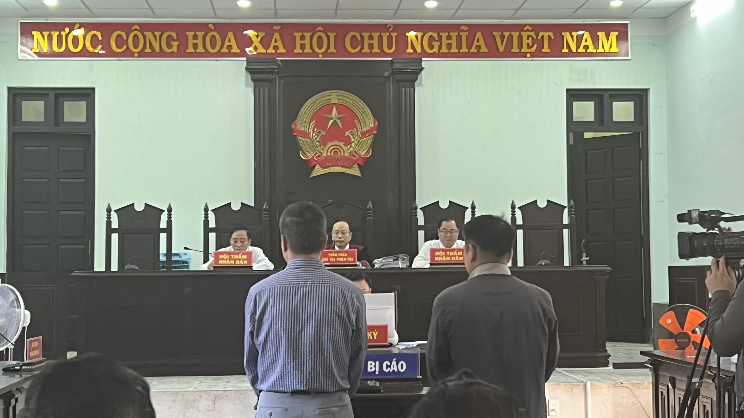 Trả hồ sơ vụ &aacute;n "lại quả" sau chỉ định thầu tại CDC Thừa Thi&ecirc;n - Huế- Ảnh 1.