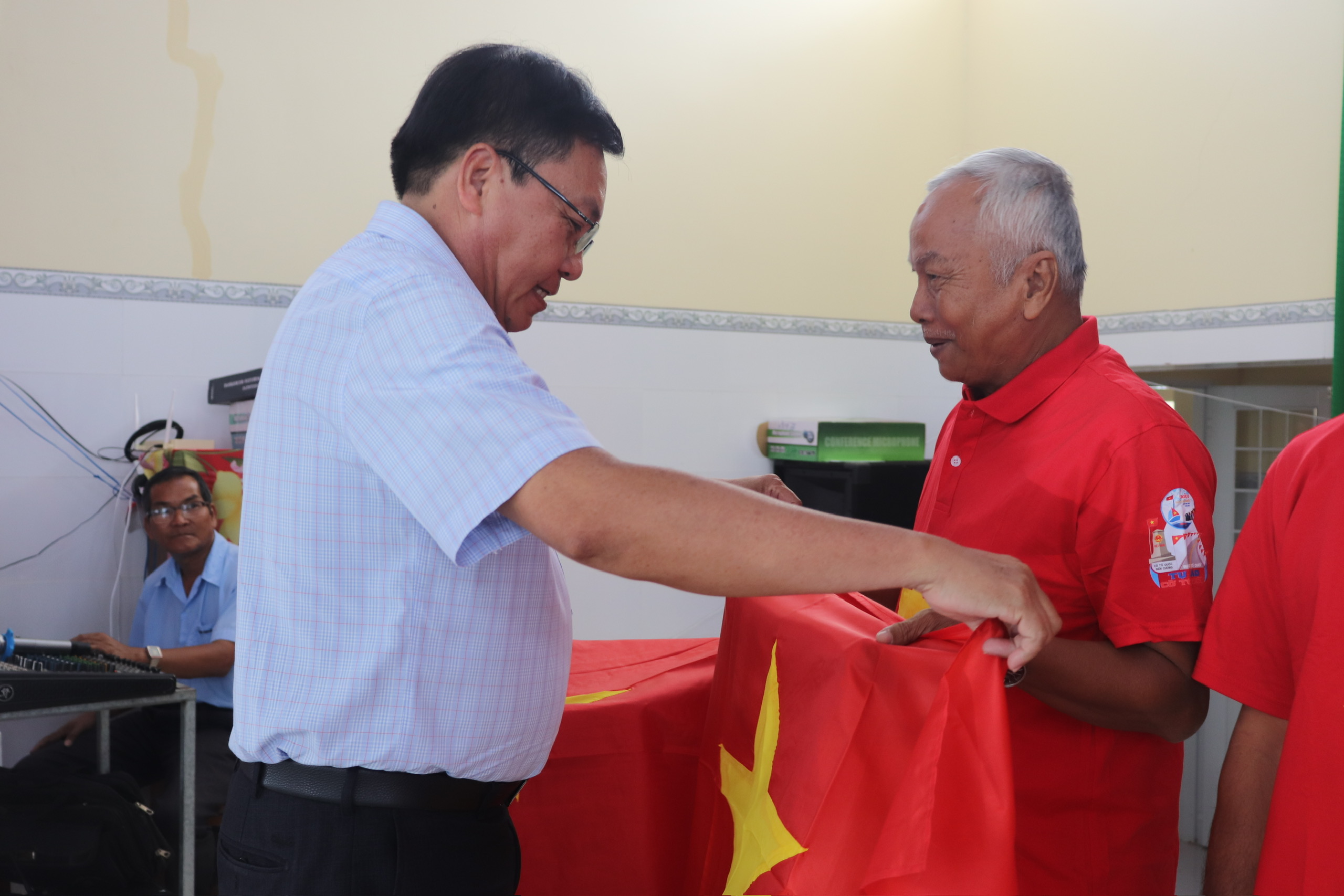 Chương trình ý nghĩa của Báo Người Lao Động tiếp tục đến với Trà Vinh- Ảnh 5.