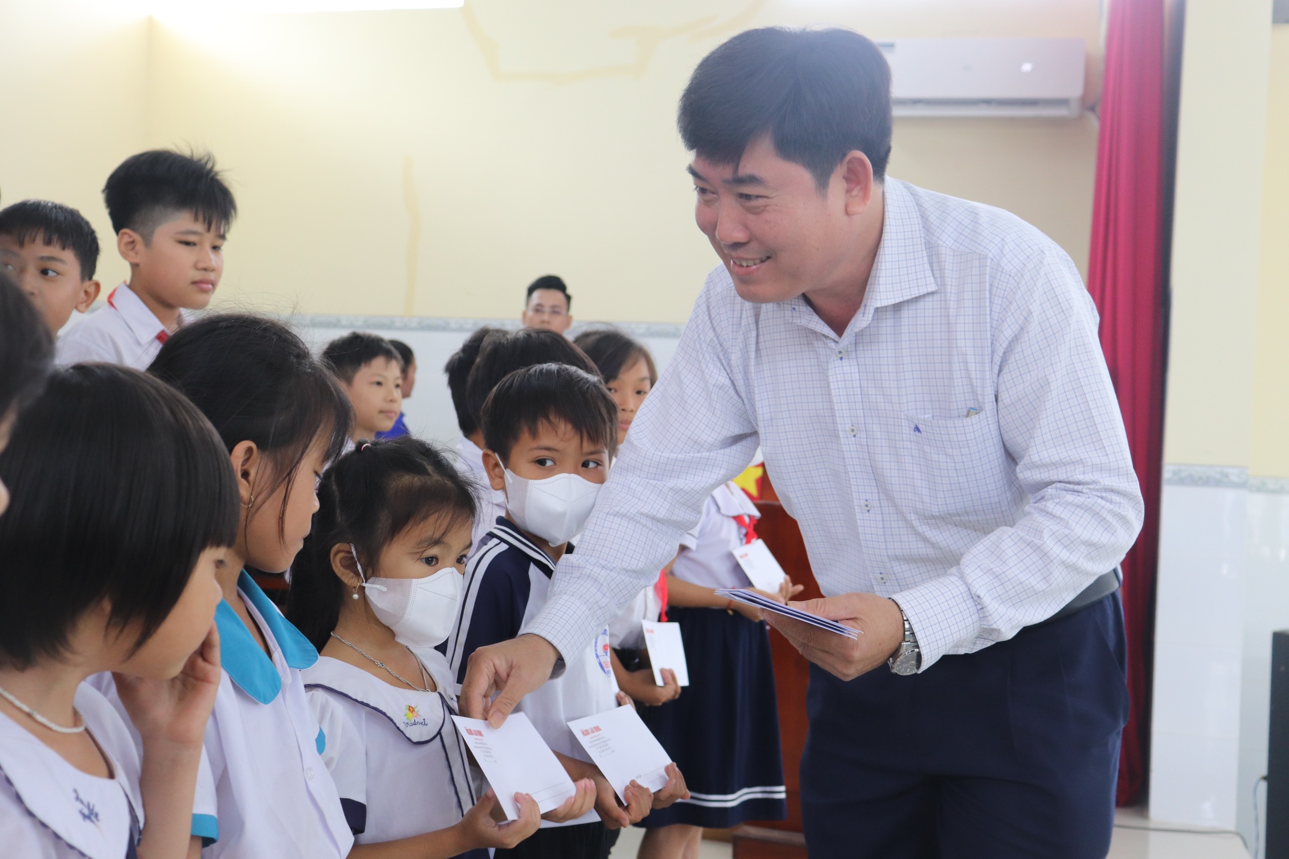 Chương trình ý nghĩa của Báo Người Lao Động tiếp tục đến với Trà Vinh- Ảnh 14.