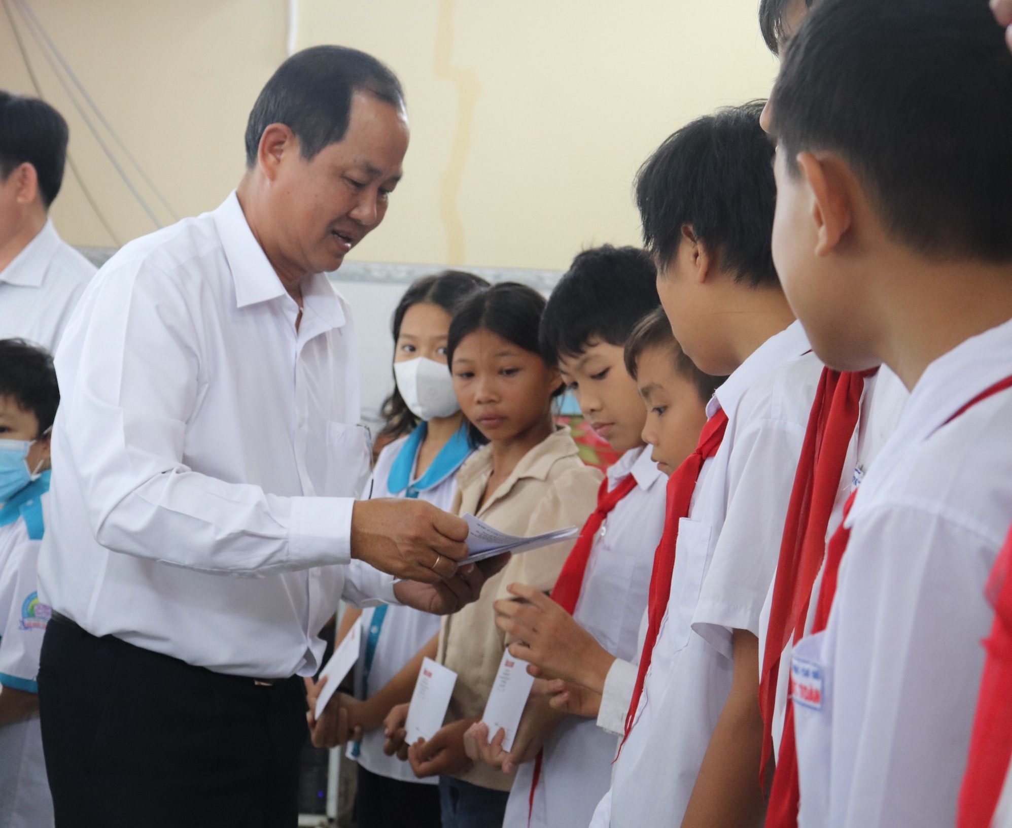 Chương trình ý nghĩa của Báo Người Lao Động tiếp tục đến với Trà Vinh- Ảnh 15.