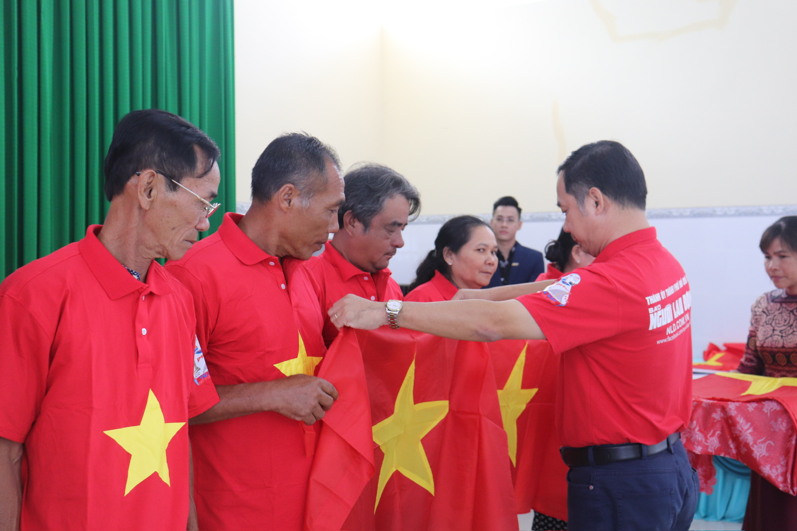 Chương trình ý nghĩa của Báo Người Lao Động tiếp tục đến với Trà Vinh- Ảnh 6.