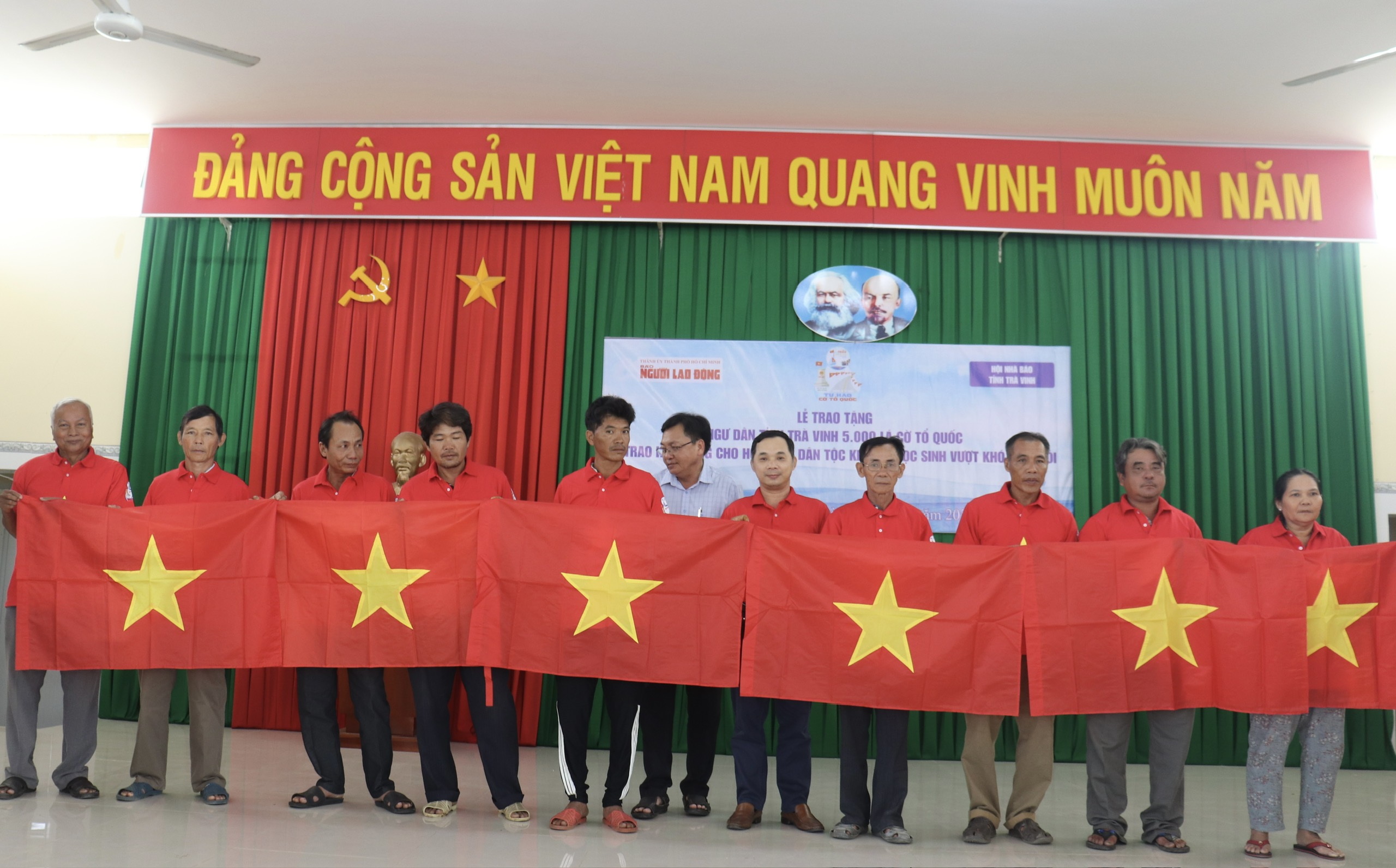 Chương trình ý nghĩa của Báo Người Lao Động tiếp tục đến với Trà Vinh- Ảnh 4.