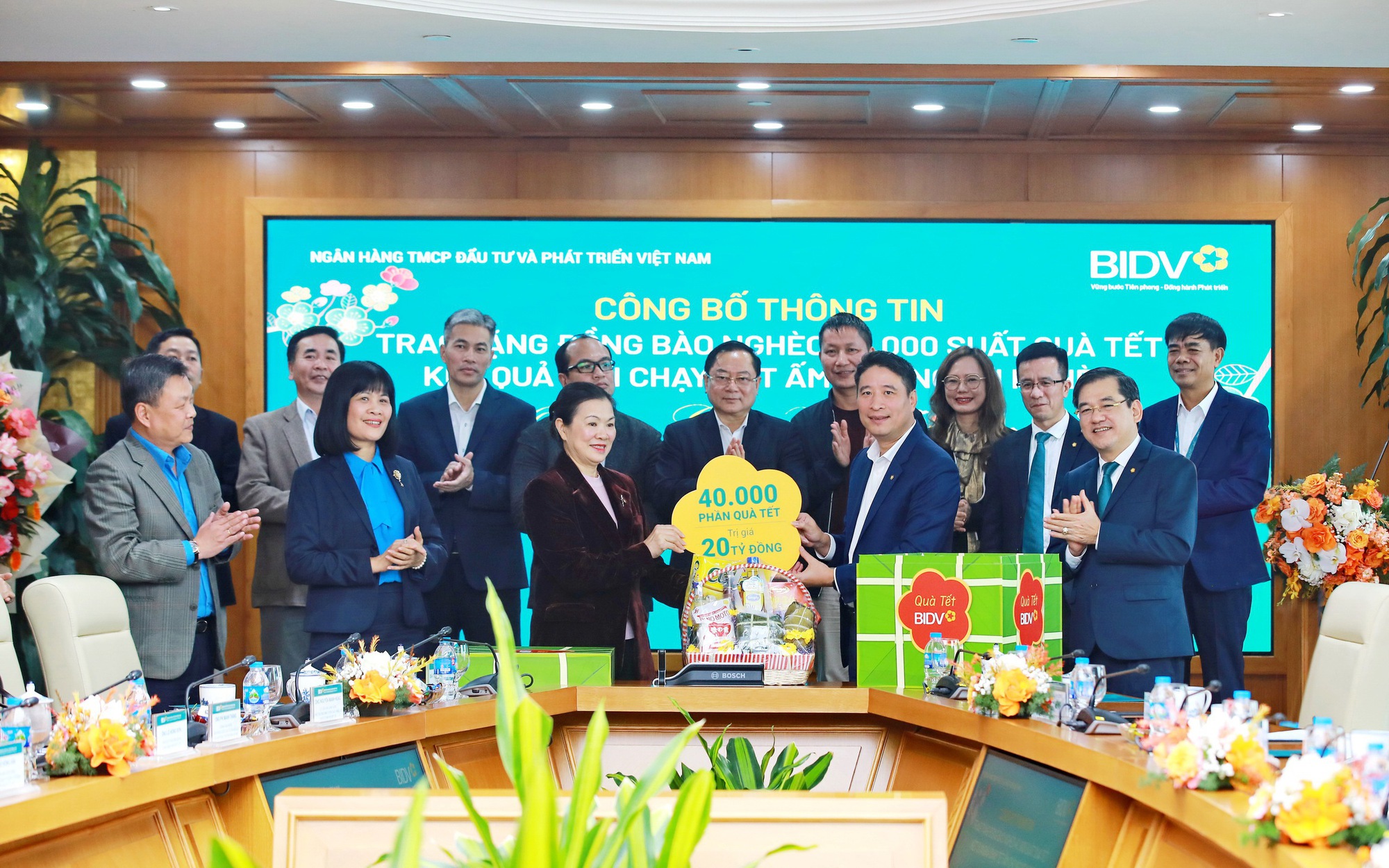 BIDV dành 20 tỉ đồng tặng quà Tết cho đồng bào nghèo Xuân Giáp Thìn 2024