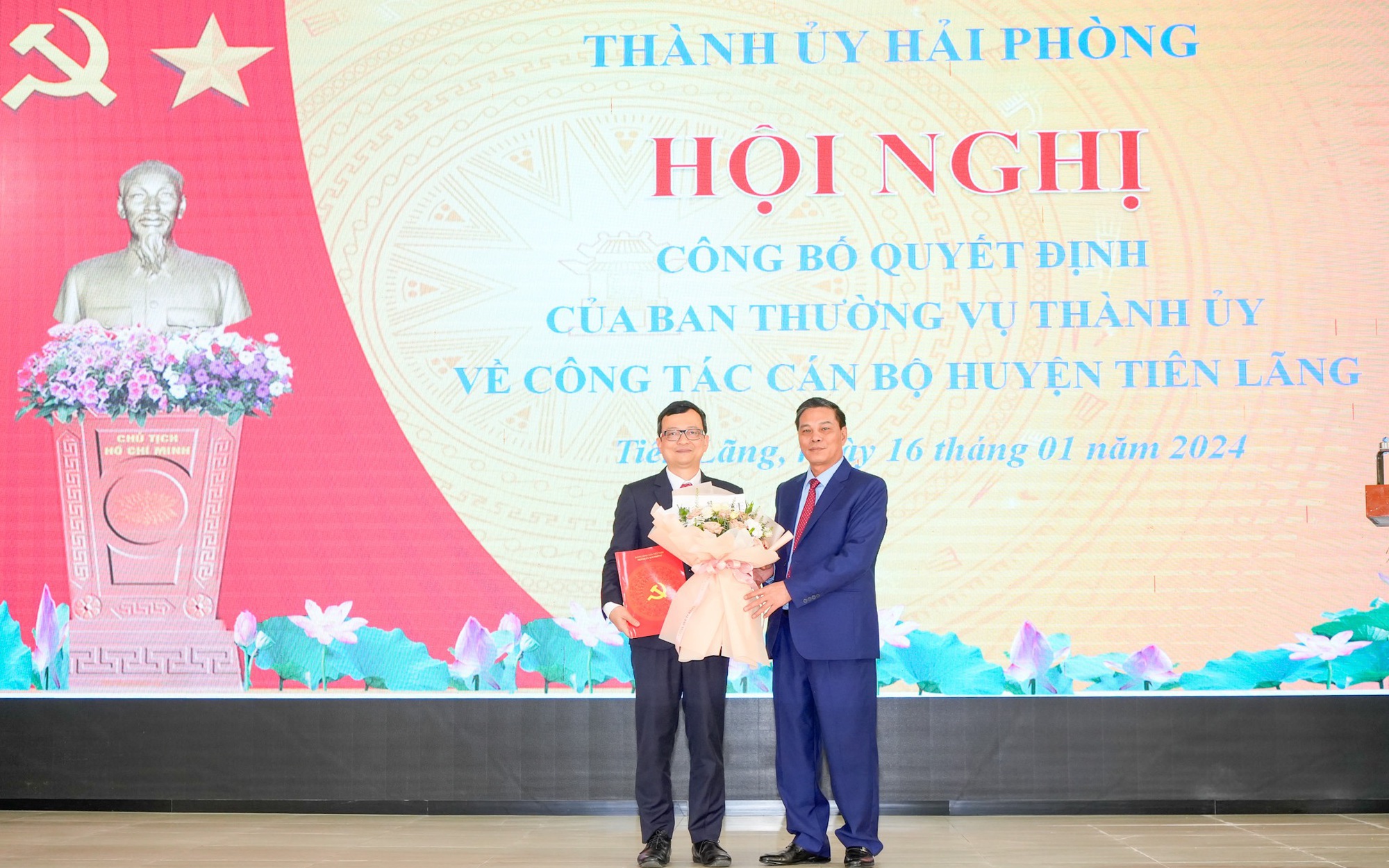 Chủ tịch huyện nhận nhiều phiếu tín nhiệm thấp được điều chuyển