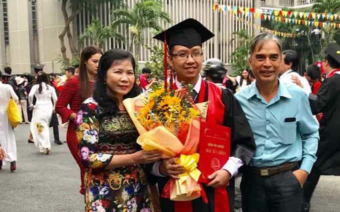 Nhờ ông khơi dậy niềm tin, tôi thành bác sĩ