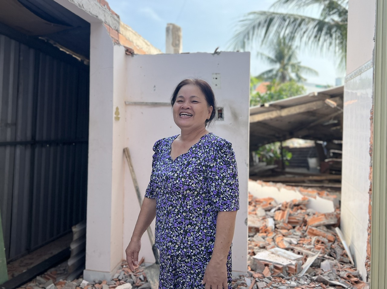 Vụ thi c&ocirc;ng cống tho&aacute;t nước l&agrave;m nứt tường: Người d&acirc;n được sửa nh&agrave; đ&oacute;n Tết- Ảnh 1.