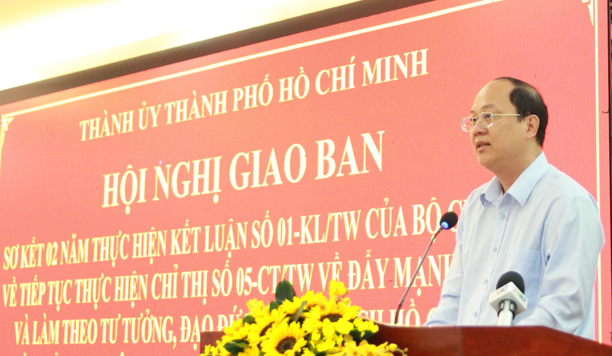 Thường xuy&ecirc;n học tập v&agrave; l&agrave;m theo B&aacute;c Hồ- Ảnh 1.