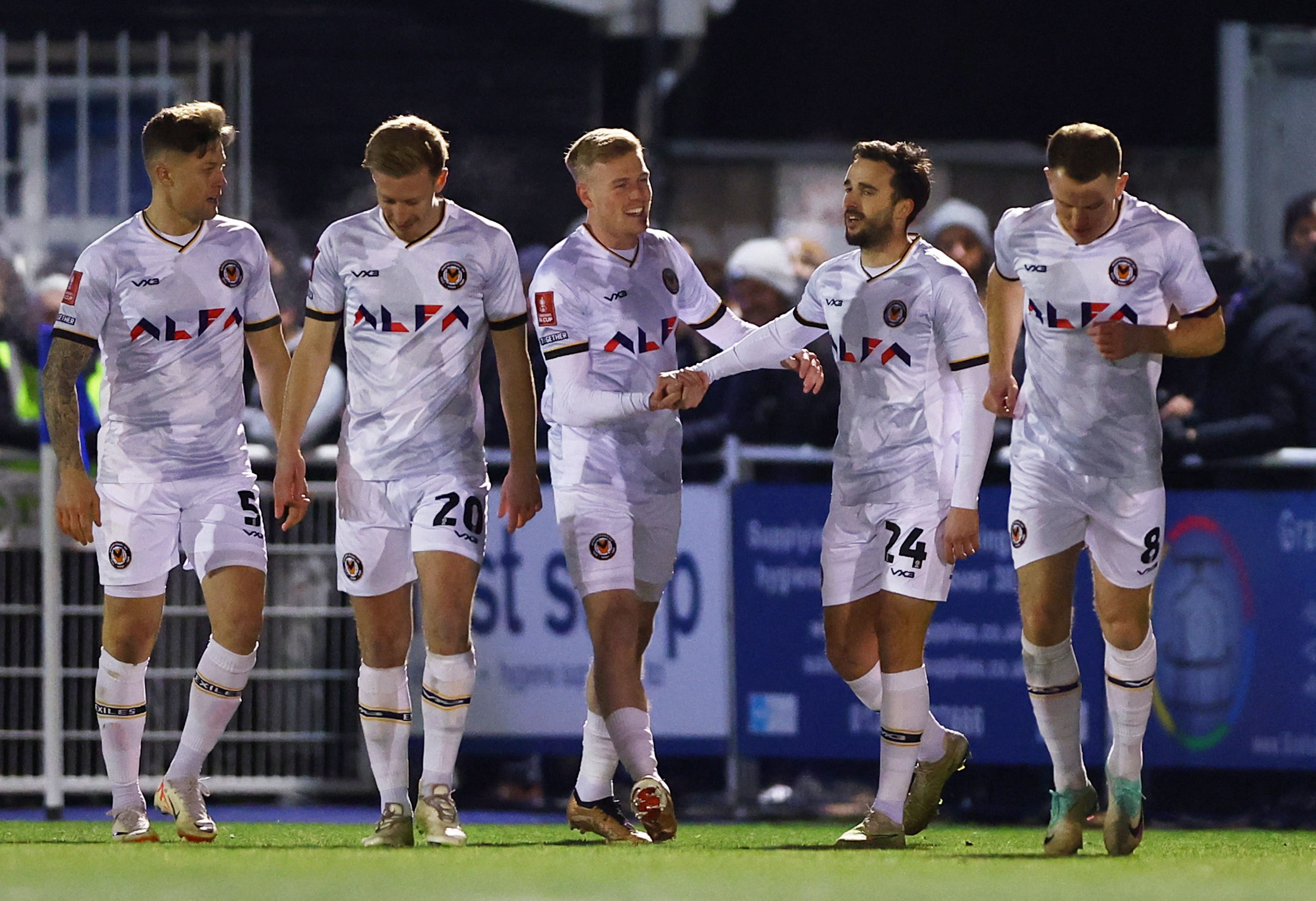 Wolves thắng Brentford trận cầu 5 bàn, Man United có đối thủ vòng 4 FA Cup- Ảnh 4.