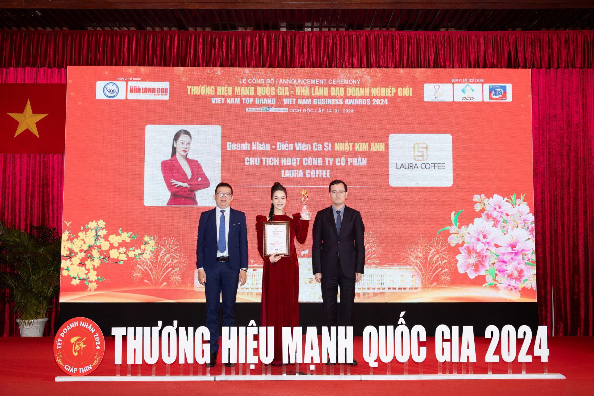 Nhật Kim Anh cùng Laura Coffee nhận vinh danh tại Thương hiệu mạnh Quốc gia 2024- Ảnh 4.
