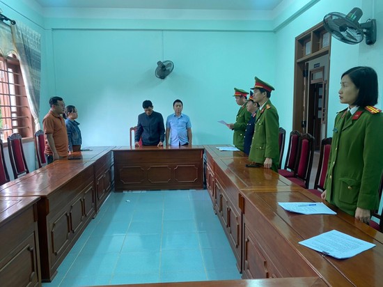 Một loạt đối tượng nguy&ecirc;n l&agrave; c&aacute;n bộ ng&acirc;n h&agrave;ng bị khởi tố- Ảnh 1.