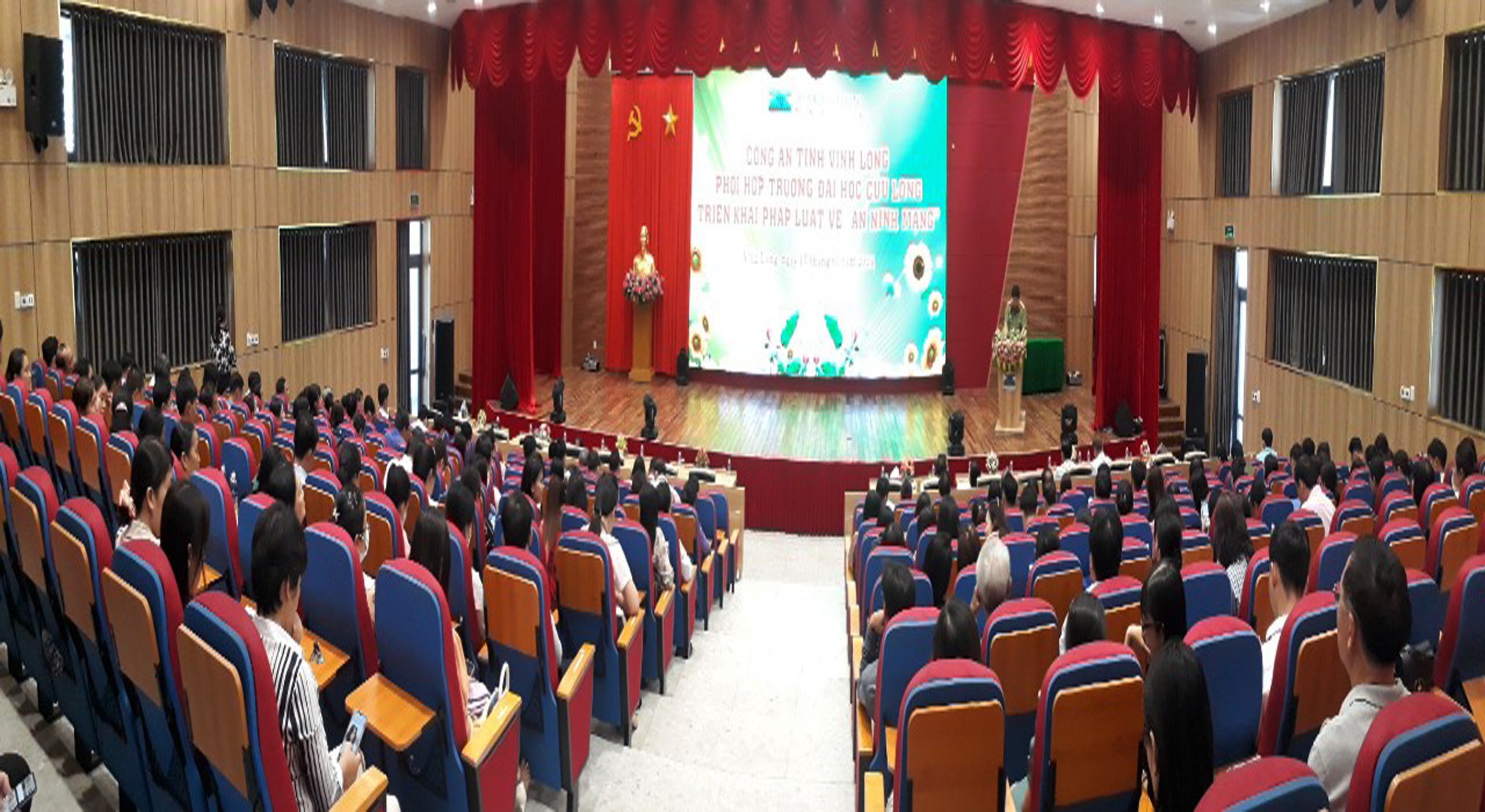 Trường ĐH Cửu Long tổ chức hội nghị tuy&ecirc;n truyền về Luật An ninh mạng- Ảnh 2.