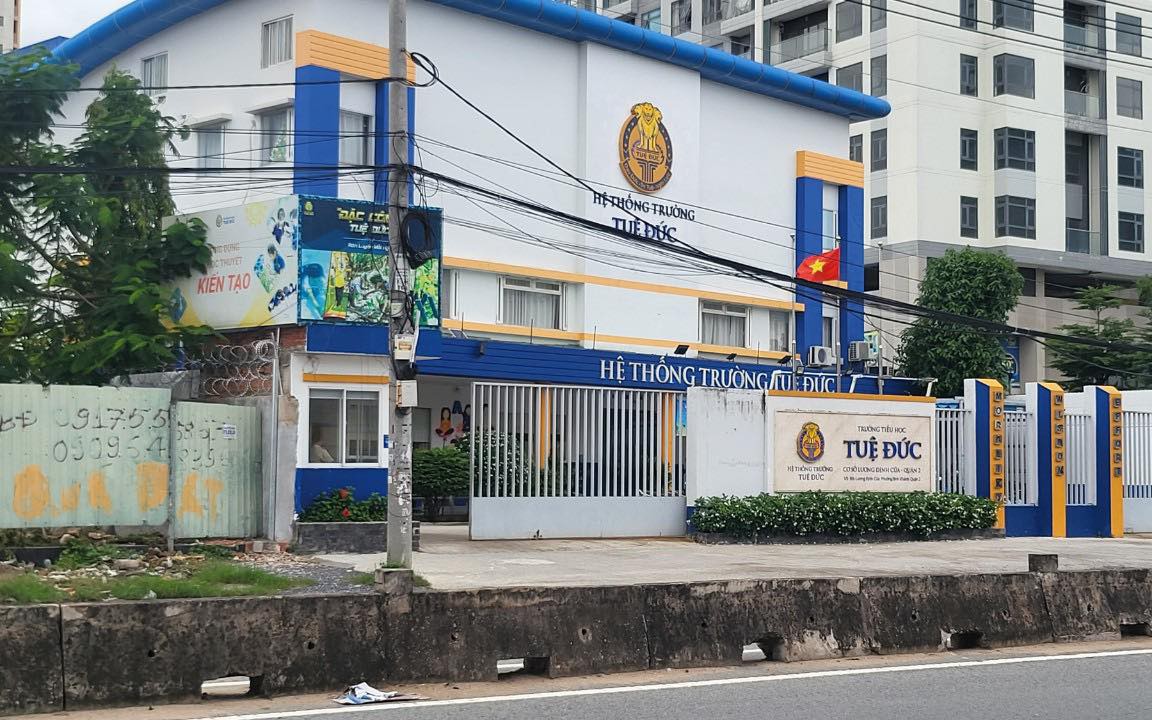 Vì sao TP HCM yêu cầu trường ngoài công lập không được thu học phí dài hạn?