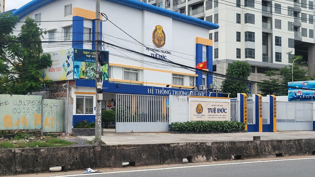 Vì sao TP HCM yêu cầu trường ngoài công lập không được thu học phí dài hạn?- Ảnh 1.