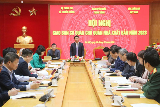 Ph&oacute; trưởng Ban Tuy&ecirc;n gi&aacute;o Trung ương Trần Thanh L&acirc;m ph&aacute;t biểu tại hội nghị Ảnh: TẠP CH&Iacute; BAN TUY&Ecirc;N GI&Aacute;O TRUNG ƯƠNG