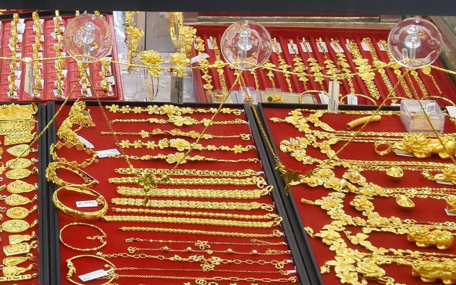 Giá vàng nhẫn 24K lao dốc mạnh