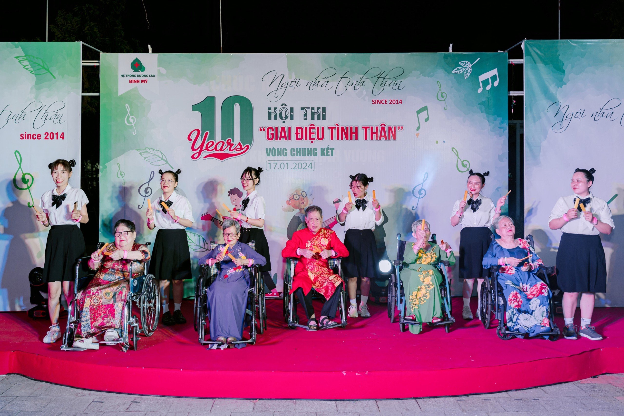 Nhiều người bật khóc ở cuộc thi hát trong viện dưỡng lão- Ảnh 4.