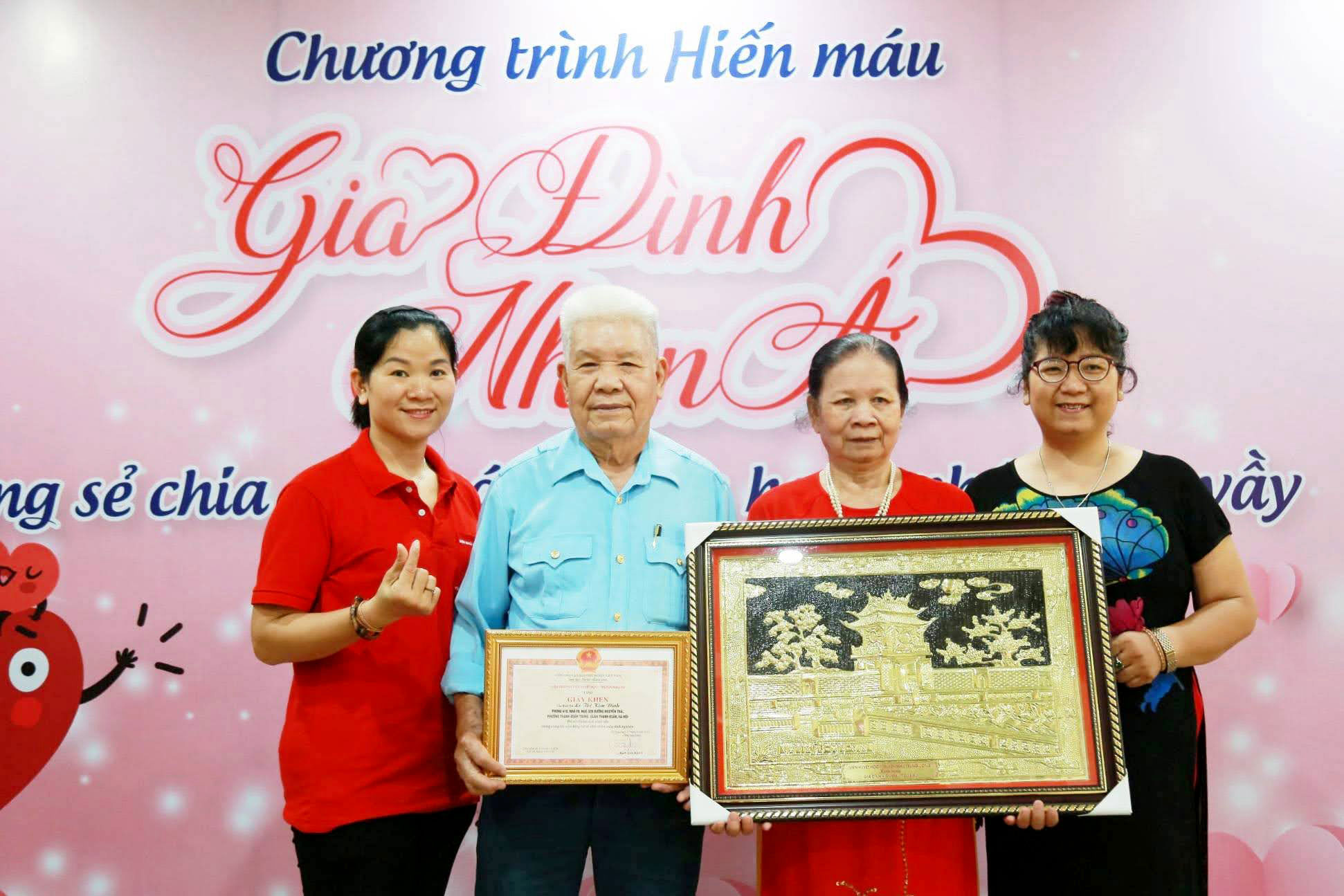 Cựu chiến binh 25 năm l&agrave;m "sứ giả đỏ"- Ảnh 1.