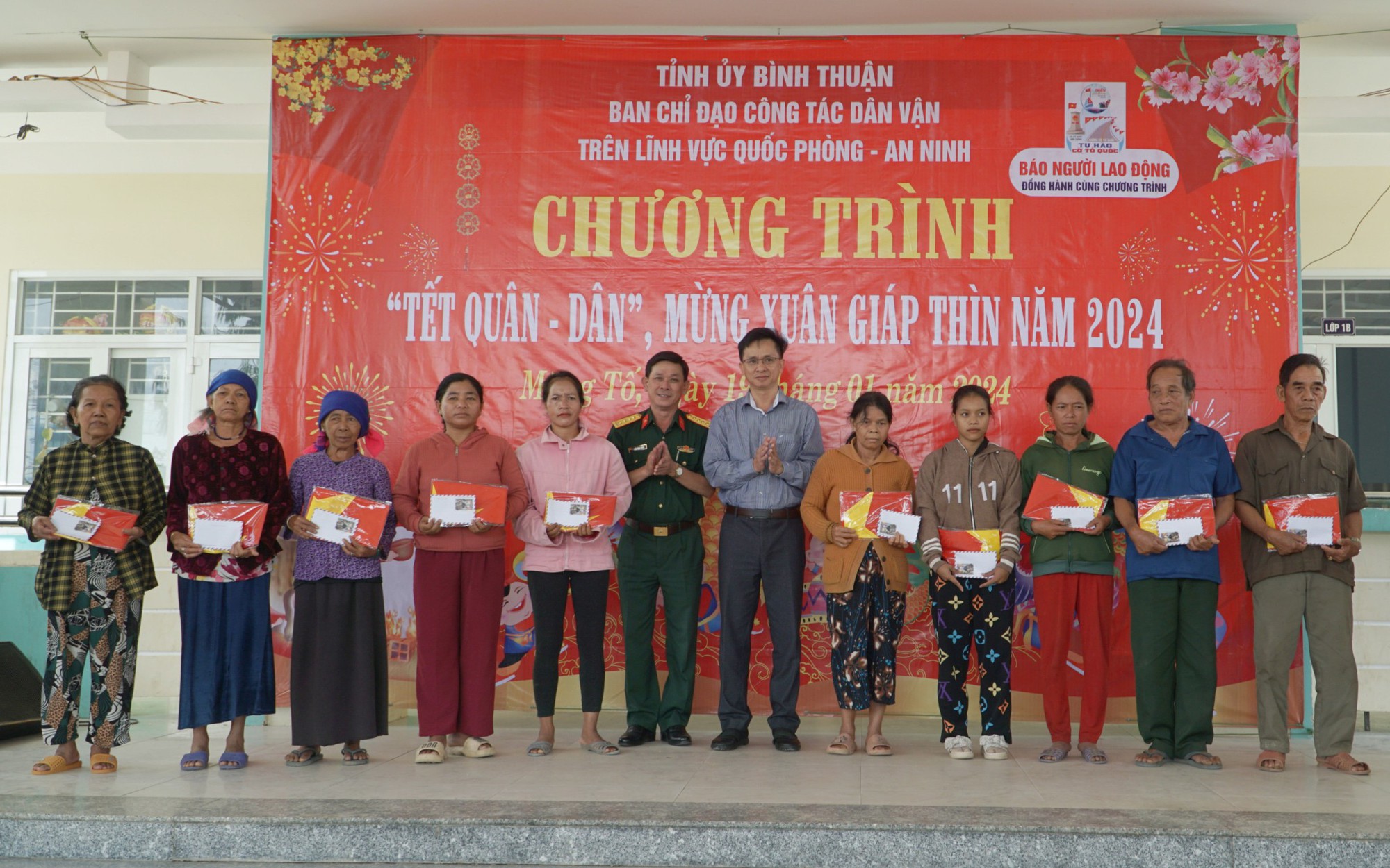 Ấm áp nghĩa tình "Tết Quân - Dân"