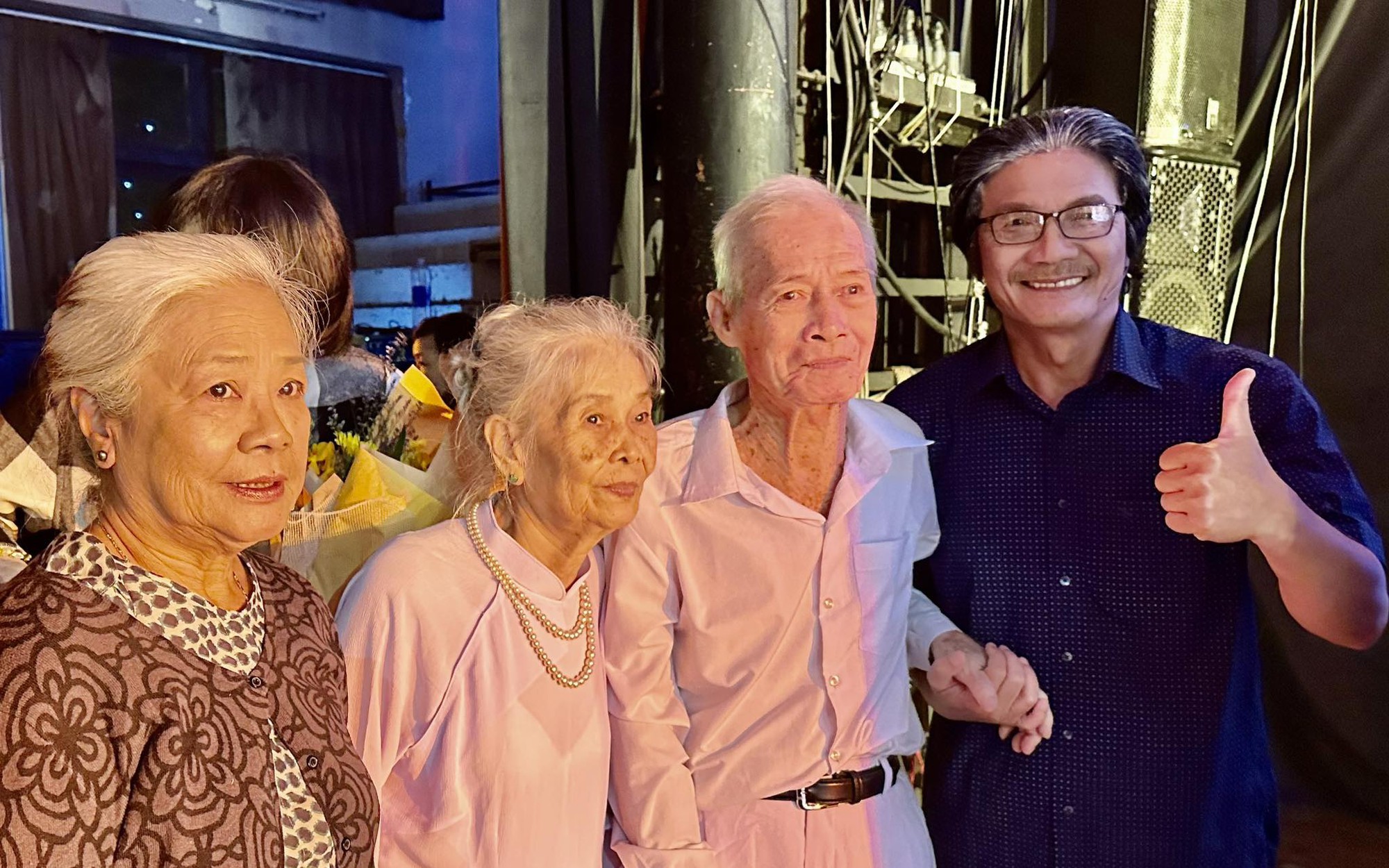 Lệ Thủy, Tú Trinh, Công Ninh yêu bếp cơm chay "Lòng tốt quanh ta"
