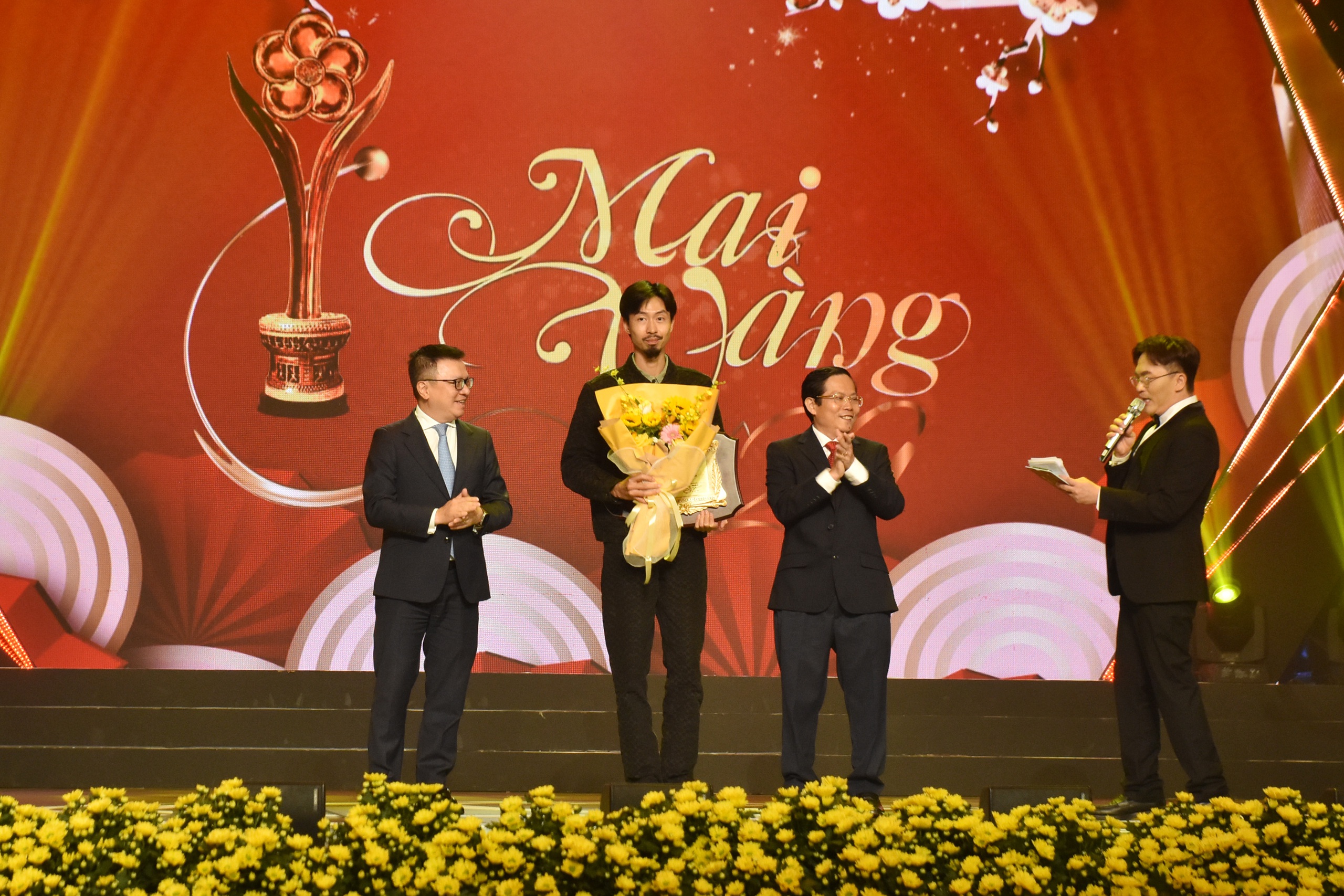 Những khoảnh khắc ấn tượng trong Lễ trao giải Mai V&agrave;ng lần thứ 29 - 2023- Ảnh 54.