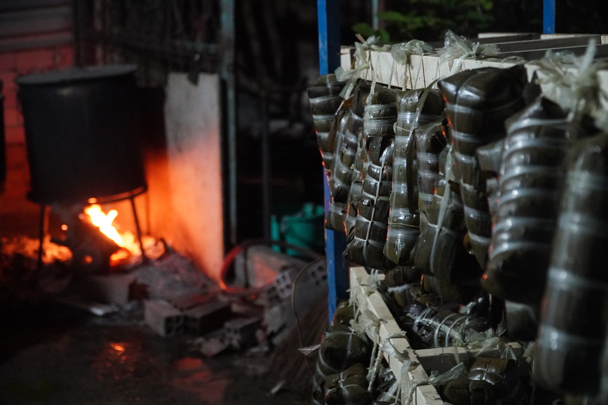 Chủ nh&agrave; trọ g&oacute;i cả trăm đ&ograve;n b&aacute;nh t&eacute;t tặng c&ocirc;ng nh&acirc;n ở trọ- Ảnh 3.