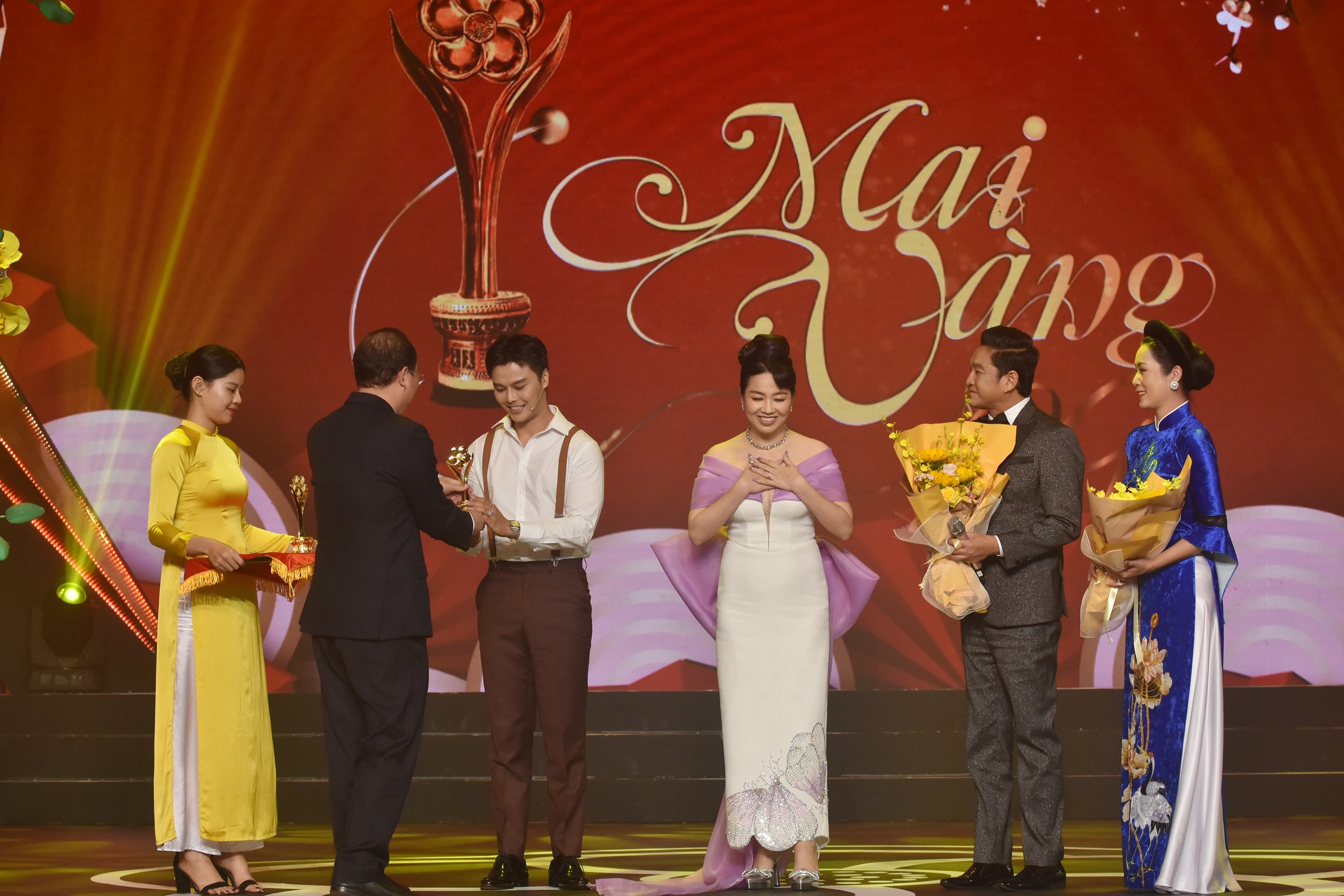 Những khoảnh khắc ấn tượng trong Lễ trao giải Mai V&agrave;ng lần thứ 29 - 2023- Ảnh 31.