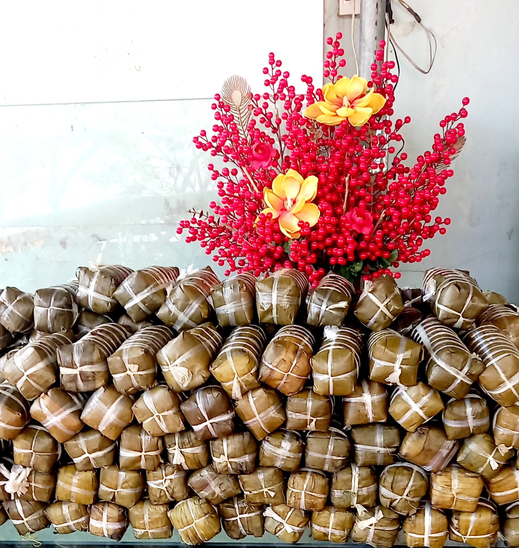 Chủ nh&agrave; trọ g&oacute;i cả trăm đ&ograve;n b&aacute;nh t&eacute;t tặng c&ocirc;ng nh&acirc;n ở trọ- Ảnh 7.