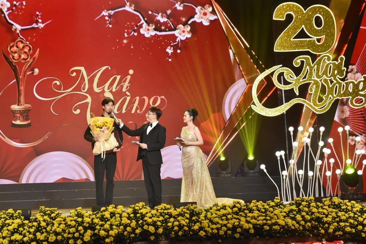 Đen Vâu "khoe của"
- Ảnh 1.