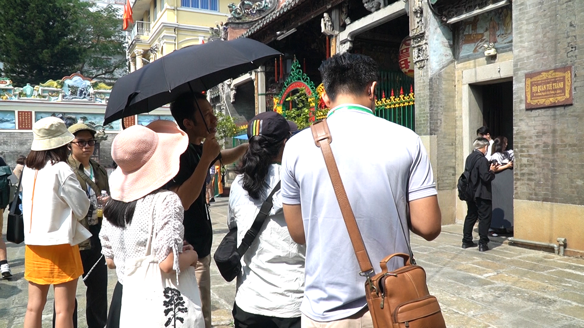 Th&uacute; vị trải nghiệm "đi bộ kh&aacute;m ph&aacute; văn h&oacute;a" ở Chợ Lớn- Ảnh 3.