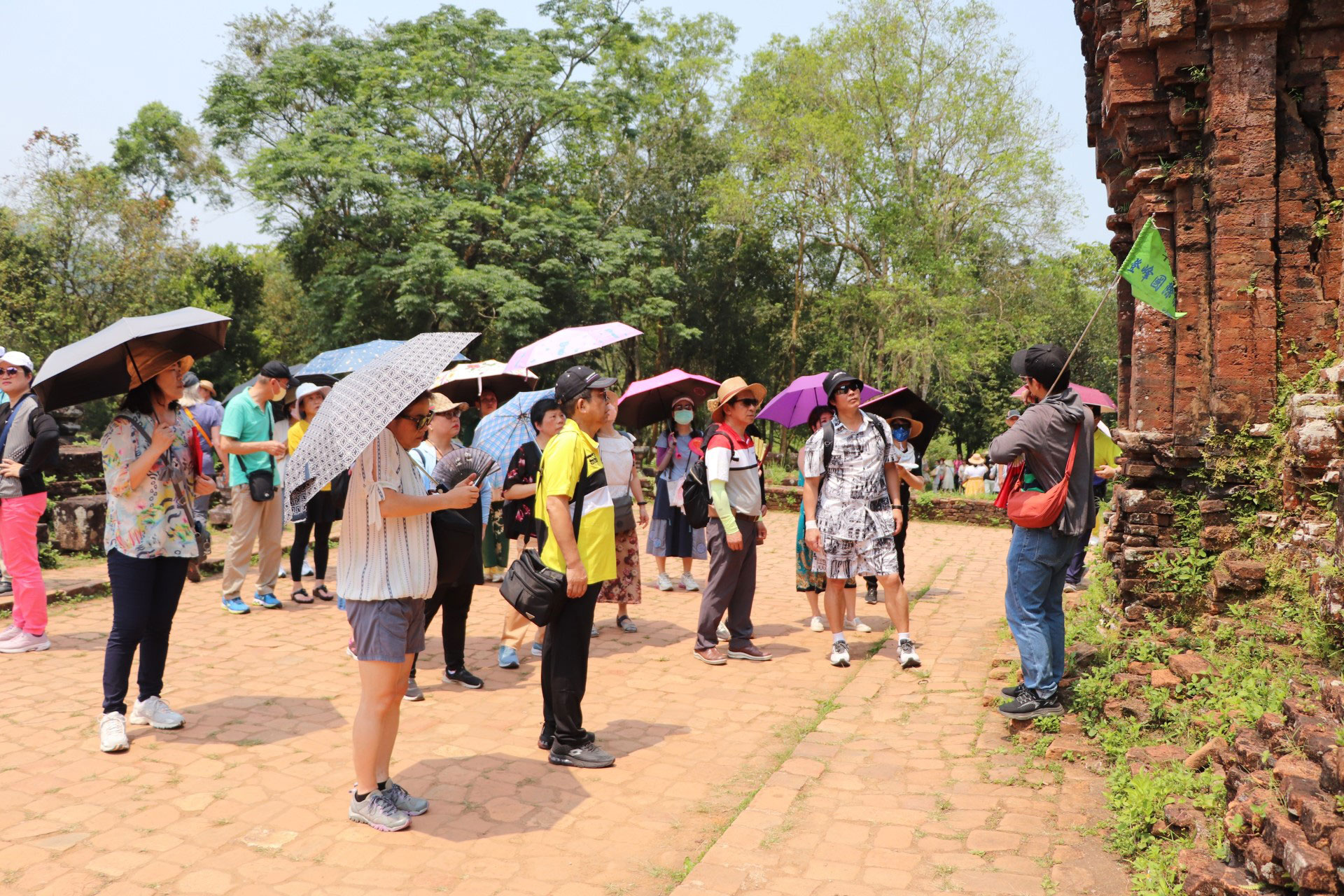 Du khách tham quan Mỹ Sơn tăng mạnh trong năm 2023