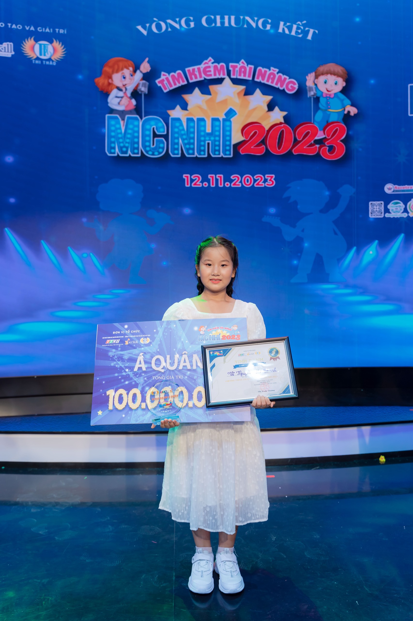 Võ Nguyễn Hà Thanh giành giải Á quân "Tìm kiếm tài năng MC nhí 2023"- Ảnh 5.