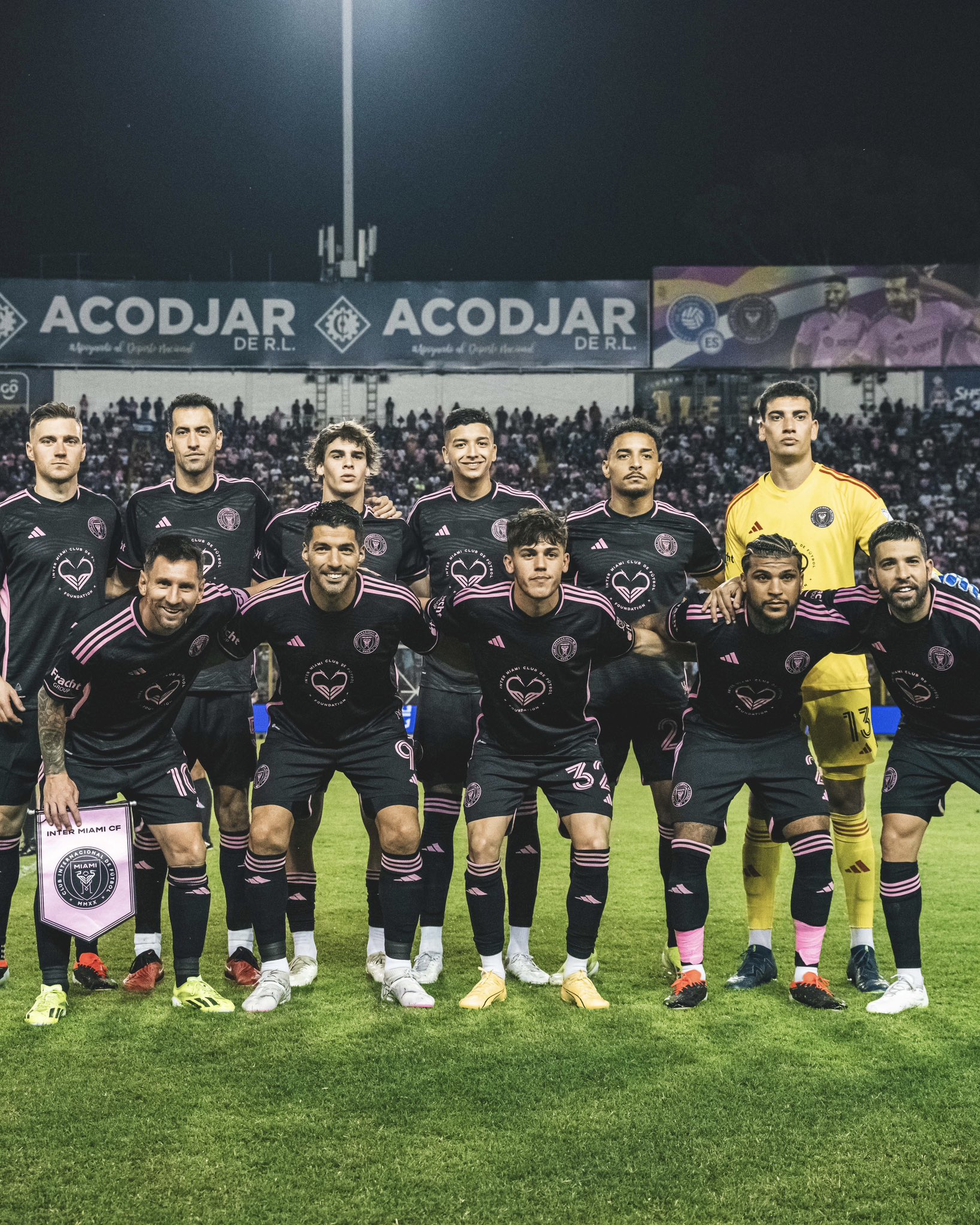Đội b&oacute;ng của Messi bị tuyển El Salvador cầm h&ograve;a trận đầu ti&ecirc;n của năm- Ảnh 1.