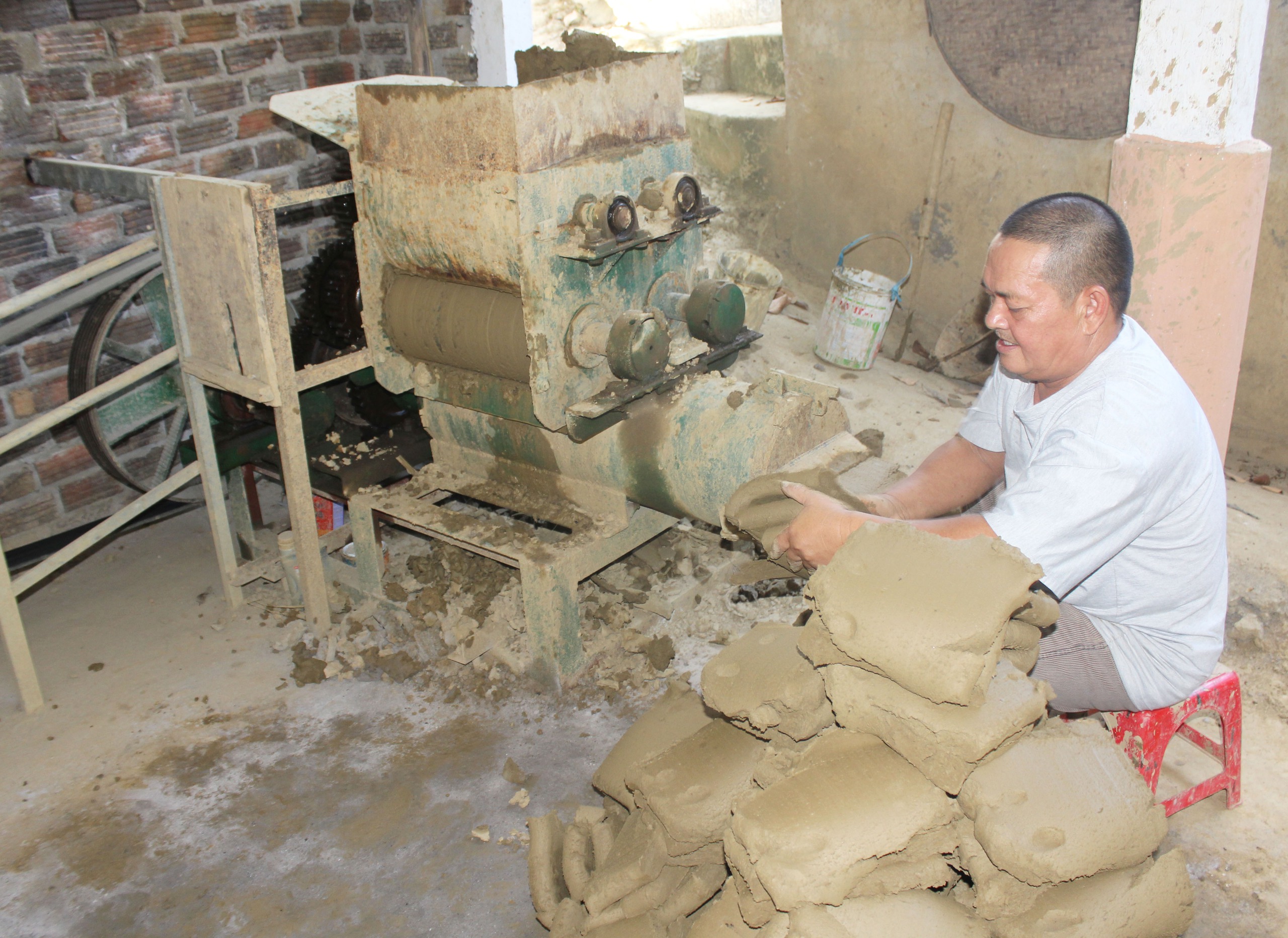 Giữ lửa cho gốm Mỹ Thiện- Ảnh 1.