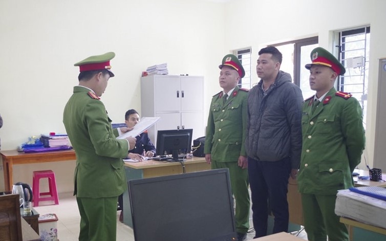 Bắt nguyên phó giám đốc chi nhánh văn phòng đăng ký đất