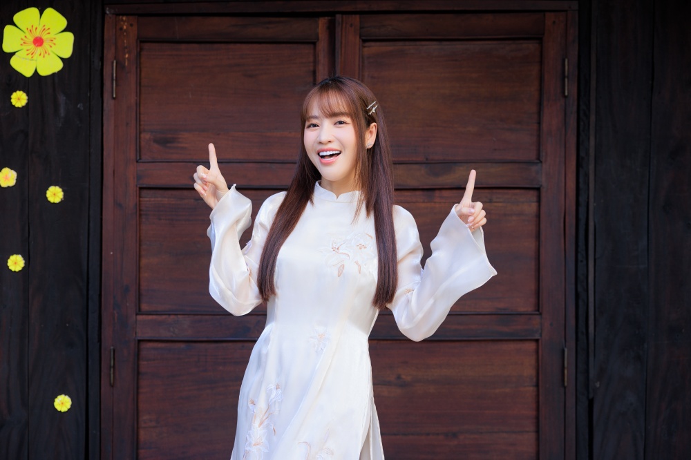 Thu Trang - Tiến Luật chuẩn bị gởi "m&oacute;n qu&agrave;" đến kh&aacute;n giả- Ảnh 4.