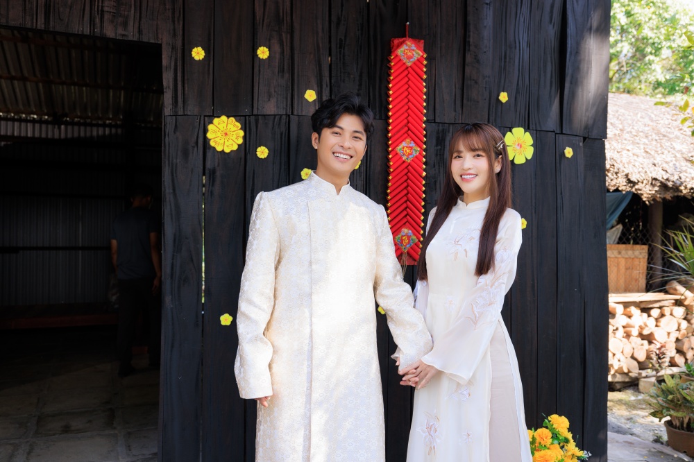 Thu Trang - Tiến Luật chuẩn bị gởi "m&oacute;n qu&agrave;" đến kh&aacute;n giả- Ảnh 7.