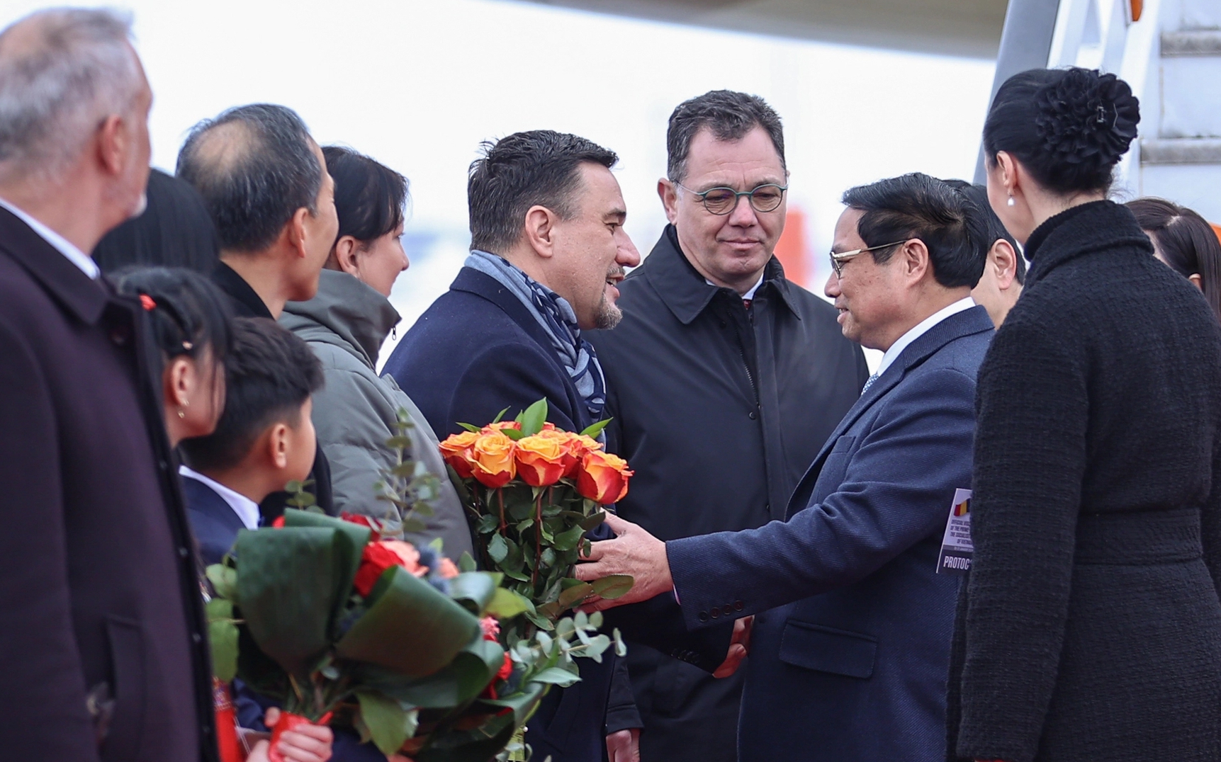 Thủ tướng Phạm Minh Ch&iacute;nh nhớ về "thời thanh ni&ecirc;n s&ocirc;i nổi" khi thăm Romania
