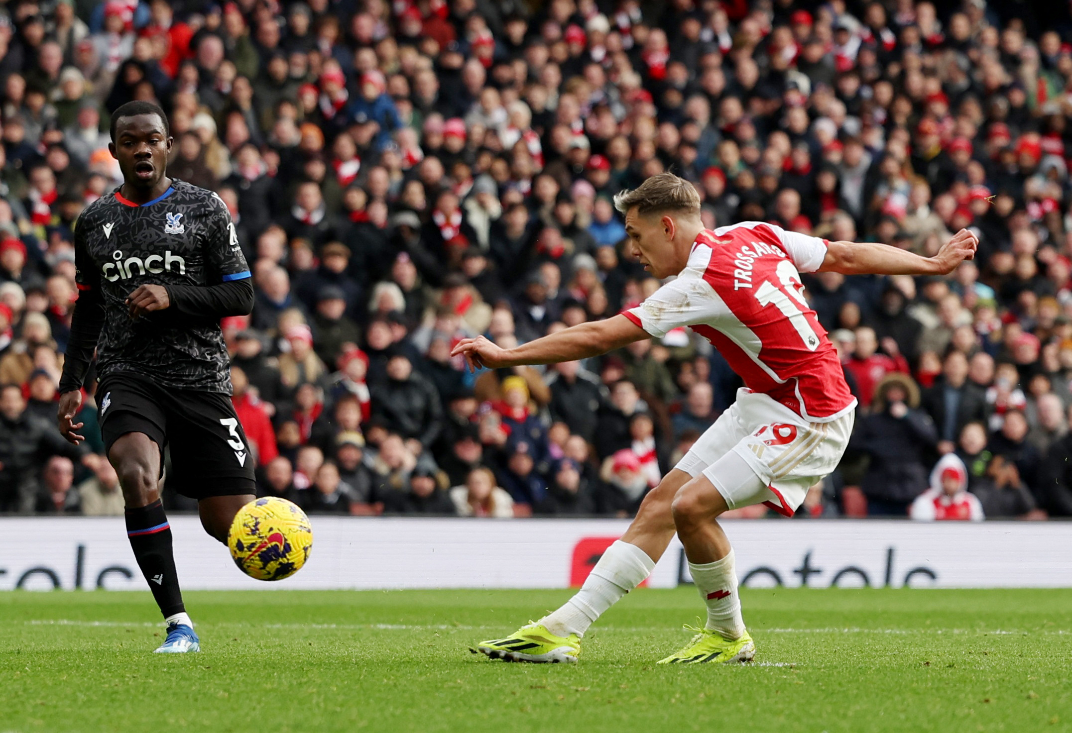 Vùi dập Crystal Palace, Arsenal trở lại top 3 Ngoại hạng Anh- Ảnh 4.