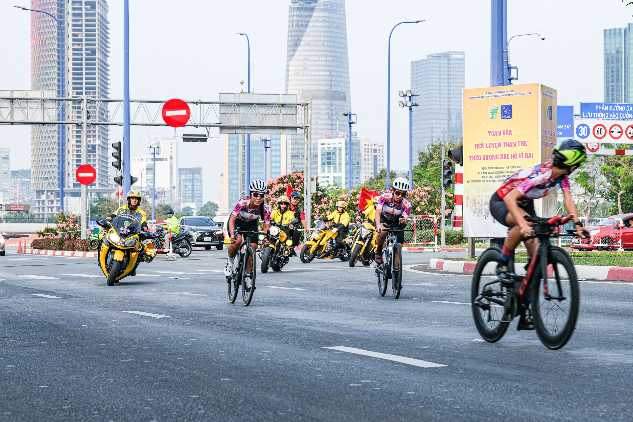Hấp dẫn Giải đua Xe đạp phong trào TP HCM "Mừng Xuân - mừng Đảng 2024"- Ảnh 4.