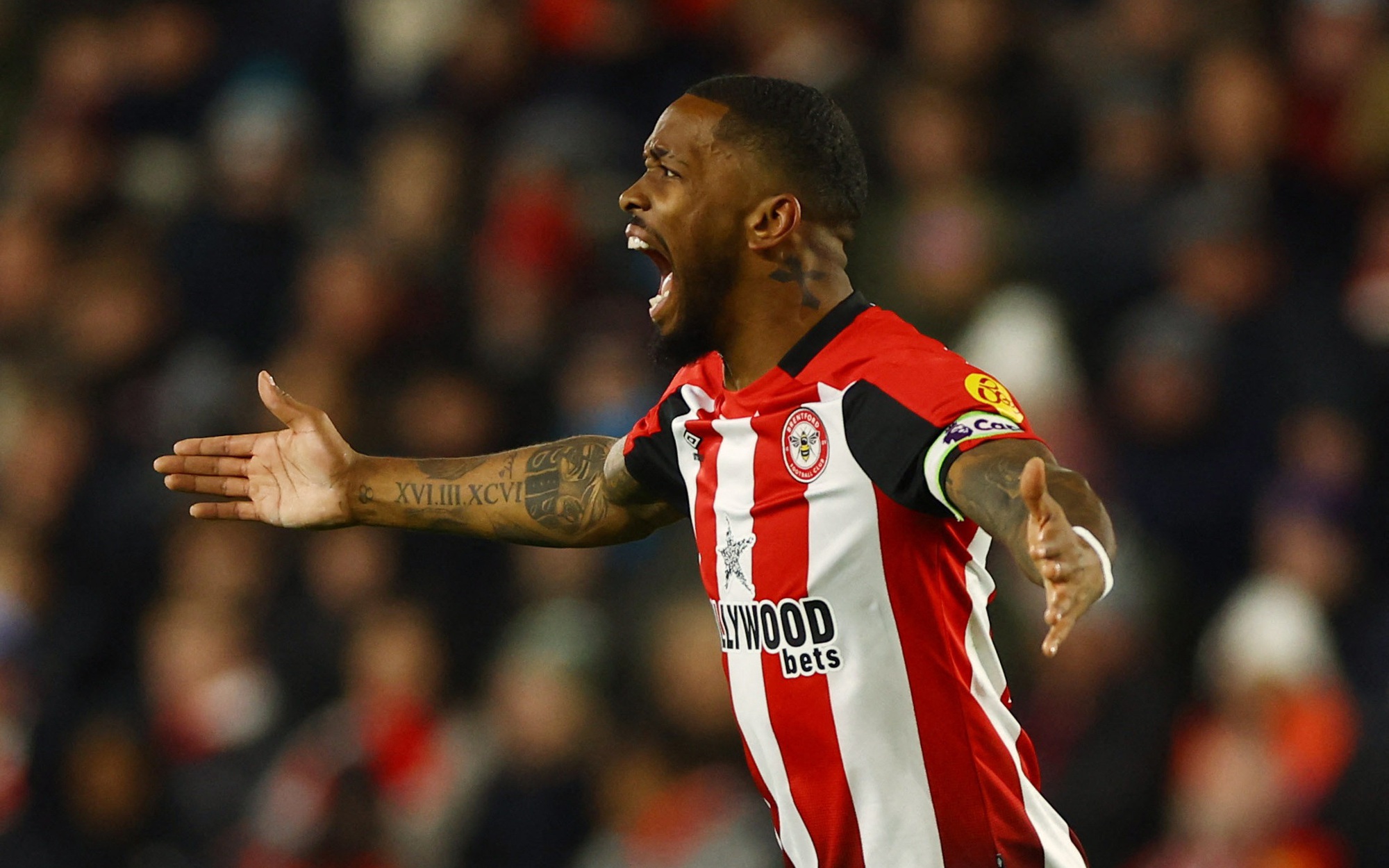"Siêu tiền đạo" tái xuất, Brentford ngược dòng hạ Nottingham Forest