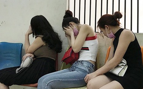 Chân dung người phụ nữ "giúp" 4 tiếp viên nữ bán dâm ở TP HCM
