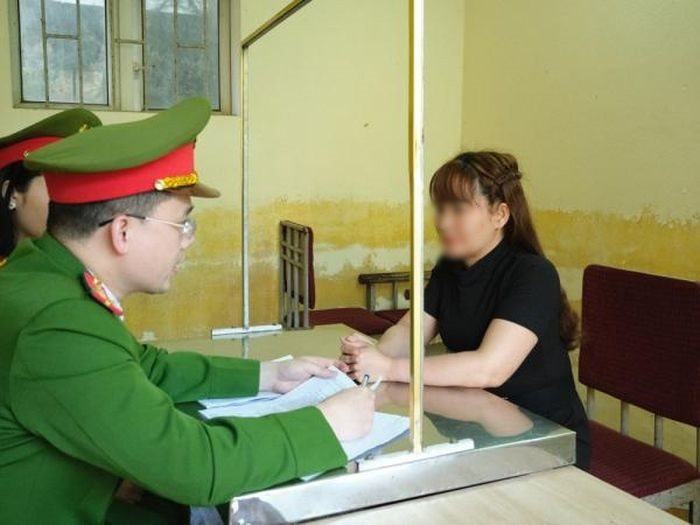 Khởi tố b&aacute;c sĩ, điều dưỡng m&oacute;c nối với nh&acirc;n vi&ecirc;n bảo hiểm để trục lợi - Ảnh 1.