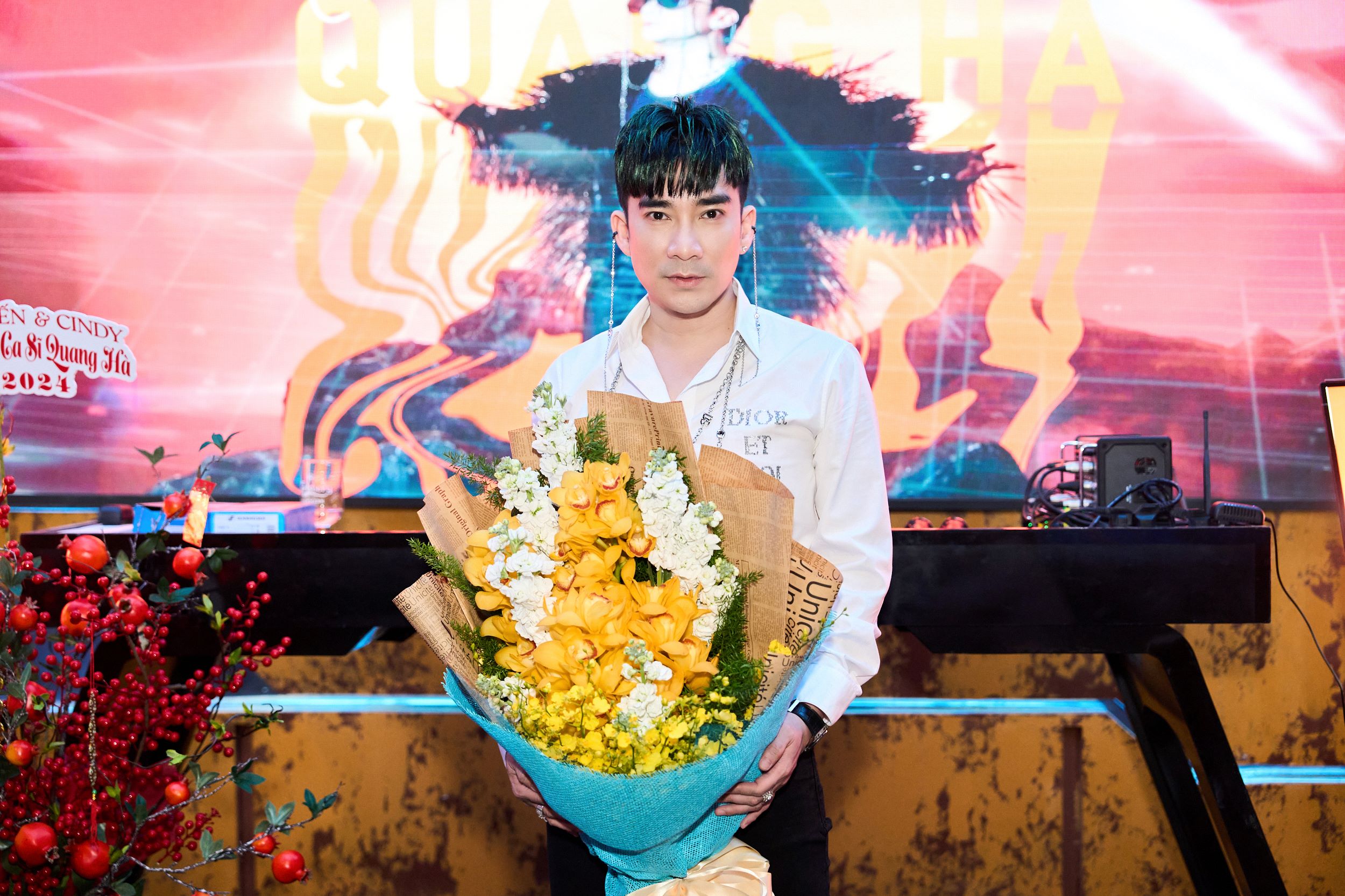 Quang H&agrave; n&oacute;i g&igrave; về anh quản l&yacute; 20 năm

- Ảnh 1.