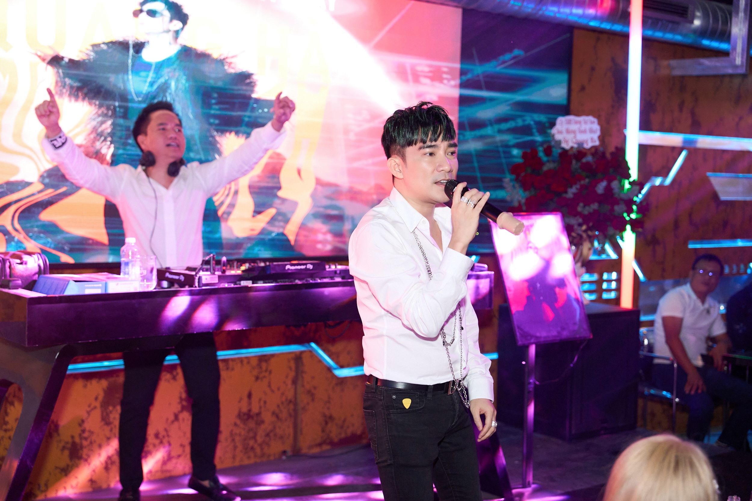 Quang H&agrave; n&oacute;i g&igrave; về anh quản l&yacute; 20 năm

- Ảnh 3.