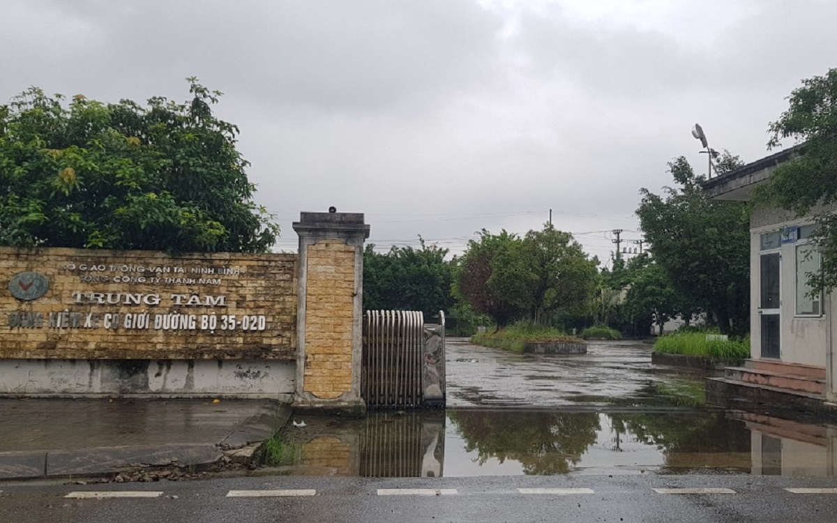 Một phó giám đốc trung tâm đăng kiểm bị khởi tố